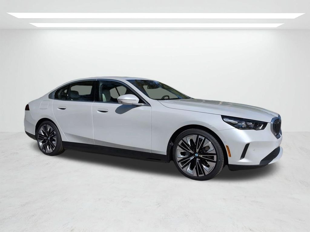 New 2026 White Metallic BMW eDrive40 image 2
