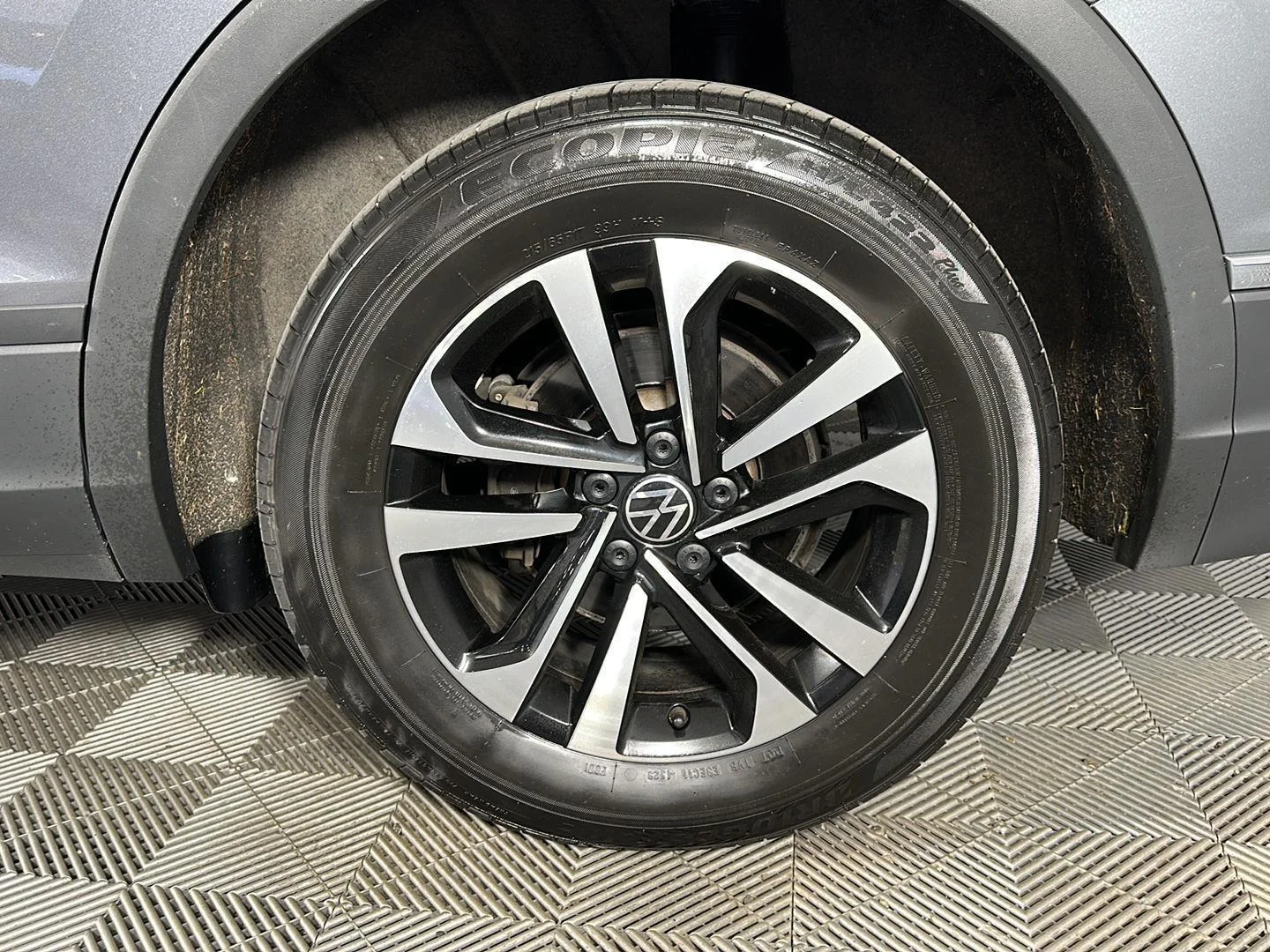 Used 2024 Platinum Gray Metallic Volkswagen S image 16