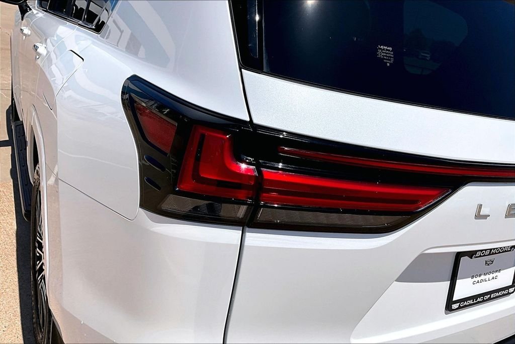 Used 2024 White Lexus 600 Luxury image 30