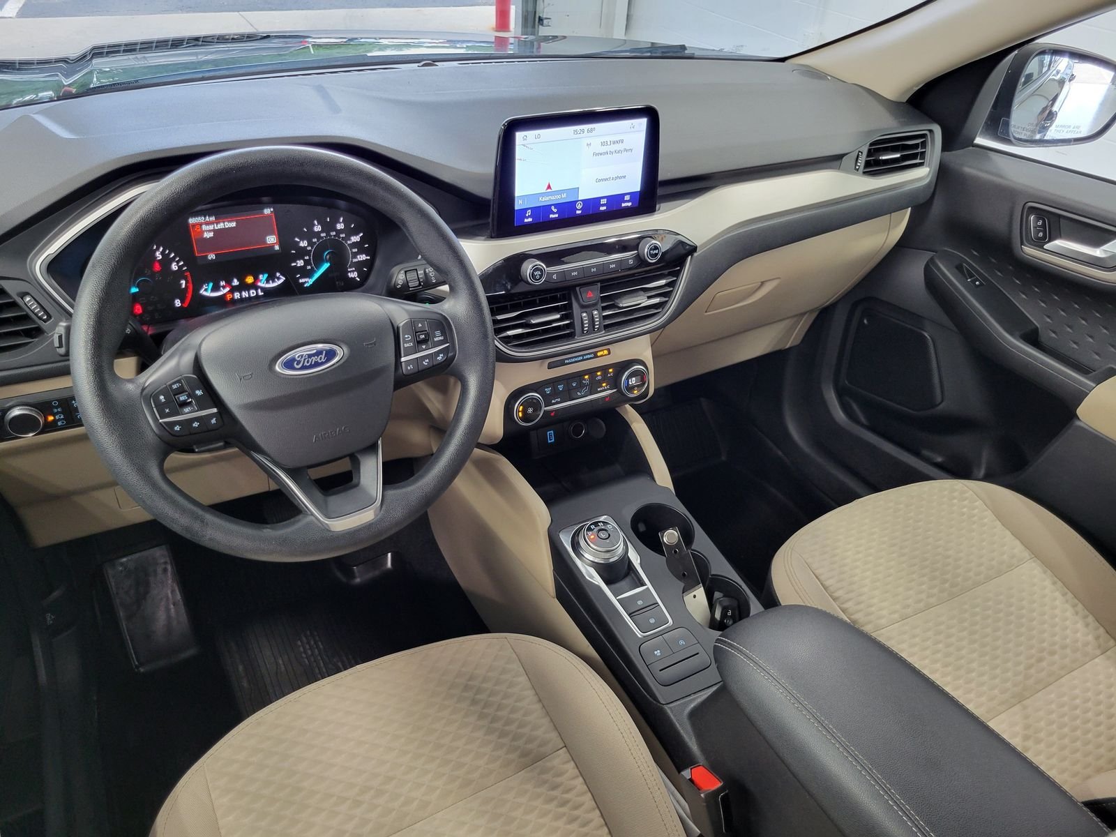Used 2020  Ford SE image 25