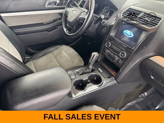 Used 2017 White Ford XLT image 29