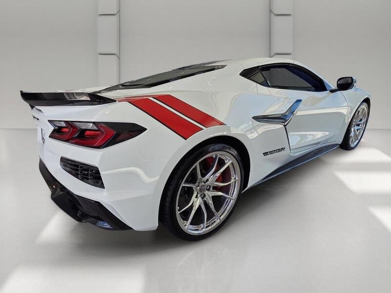 Used 2027 Arctic White CHEVROLET 2DR GRAND SPORT CPE W/3LT image 5