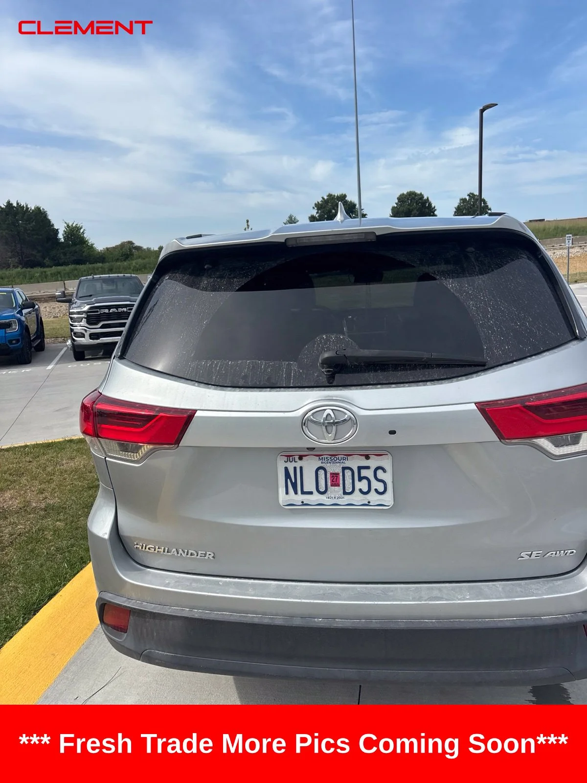 Used 2017 Celestial Silver Metallic Toyota SE image 4
