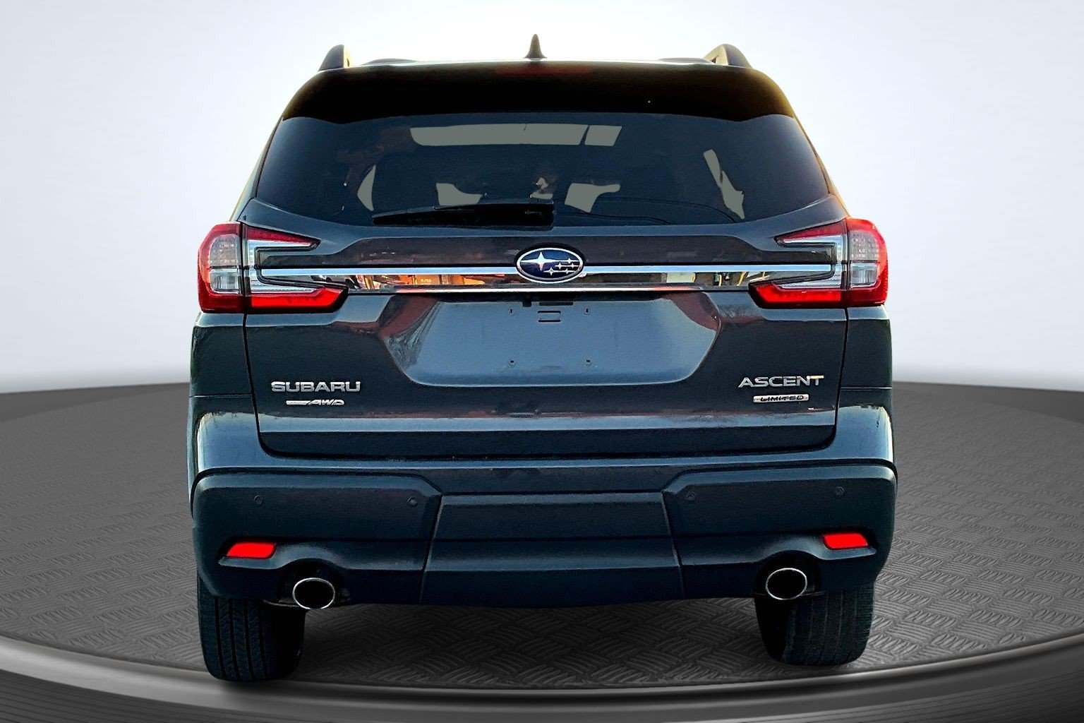 Used 2024 Gray Subaru Limited image 5