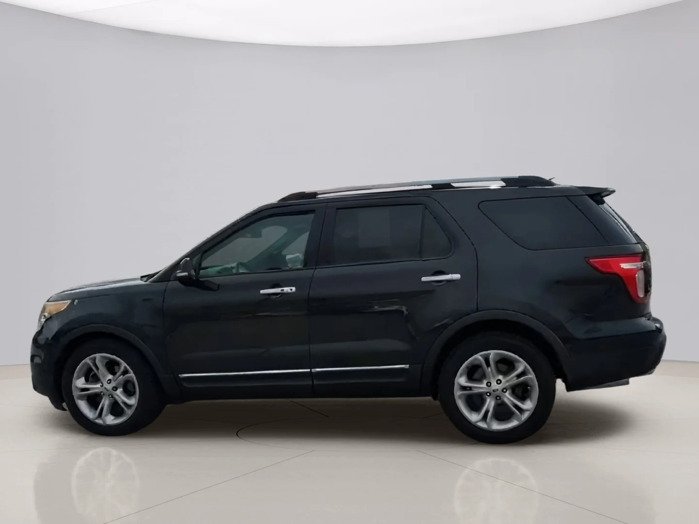 Used 2015 Black Ford LIMITED image 6