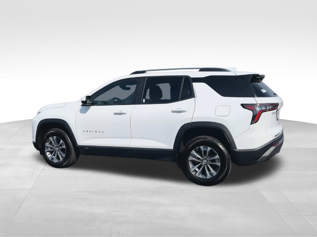 Used 2025 White Chevrolet LT image 6