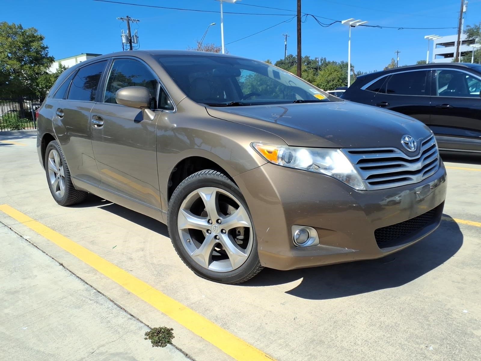 Used 2011 GOLDEN UMBER MICA Toyota 4DR WGN V6 FWD LE image 3