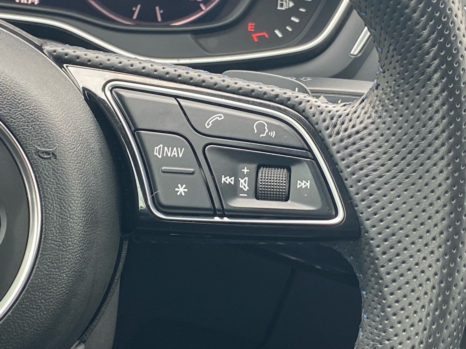 Used 2019 White Audi Prestige image 9