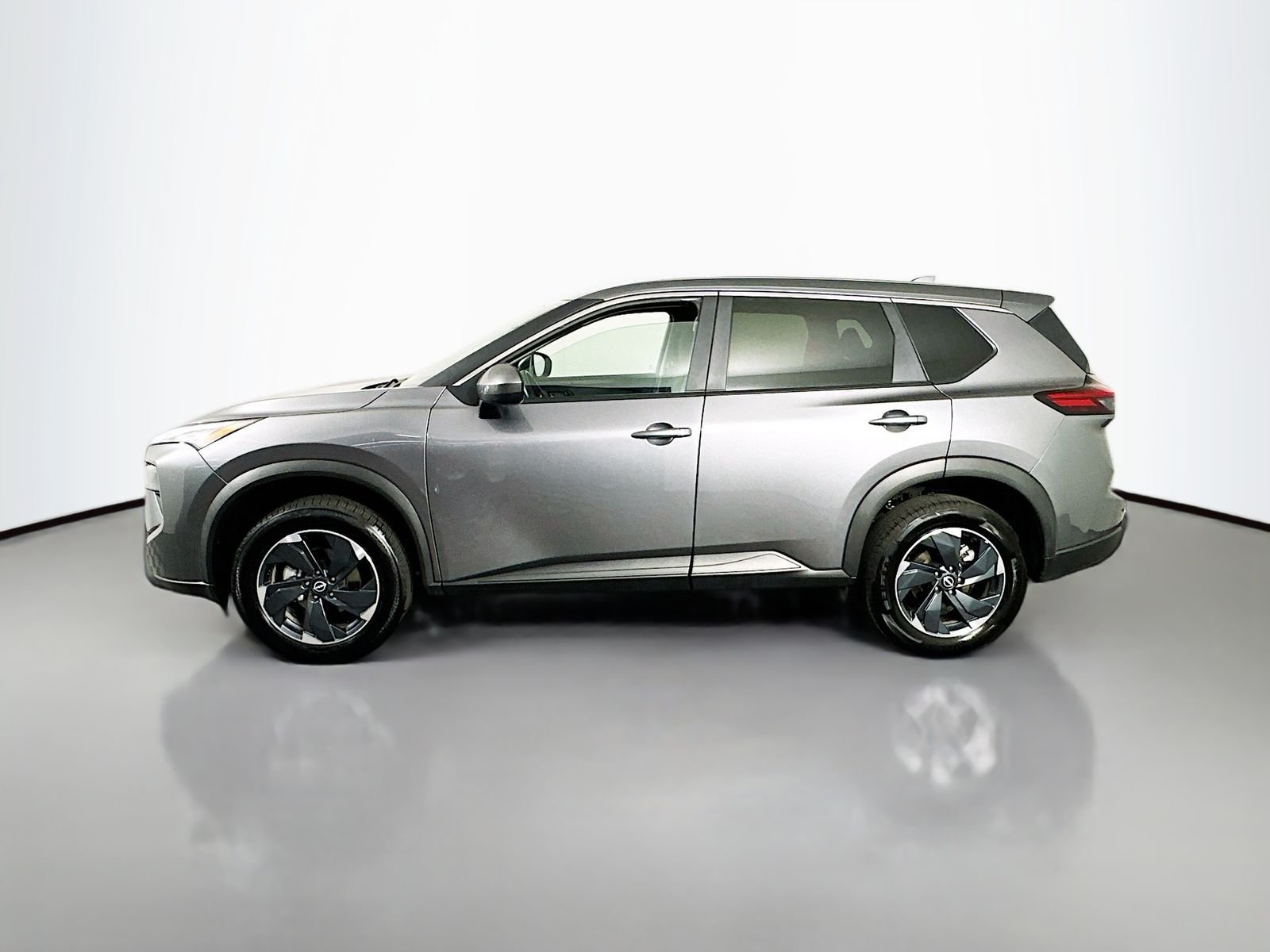 Used 2024 Gun Metallic Nissan SV image 5