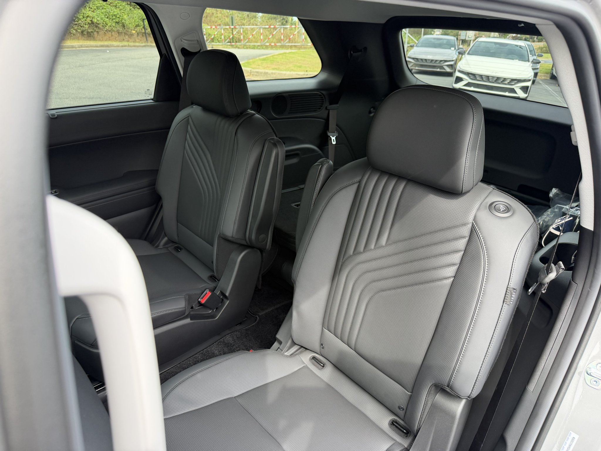 New 2027 Shimmering Silver Hyundai Blue SEL Premium 7P image 70
