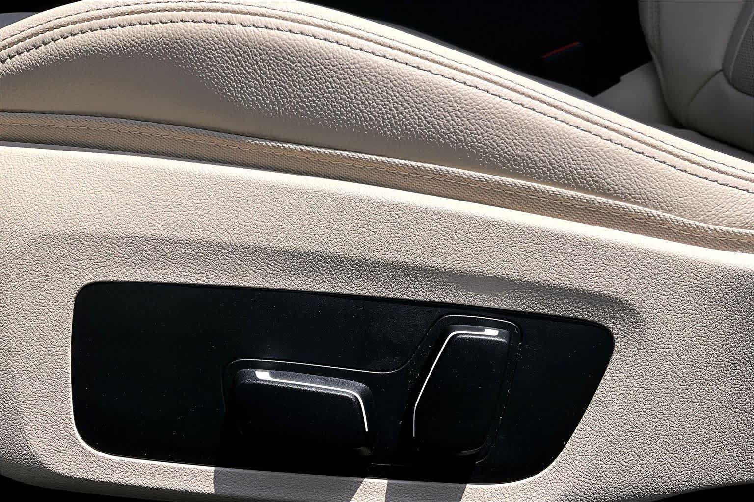 Used 2026 Alpine White BMW 230i image 34