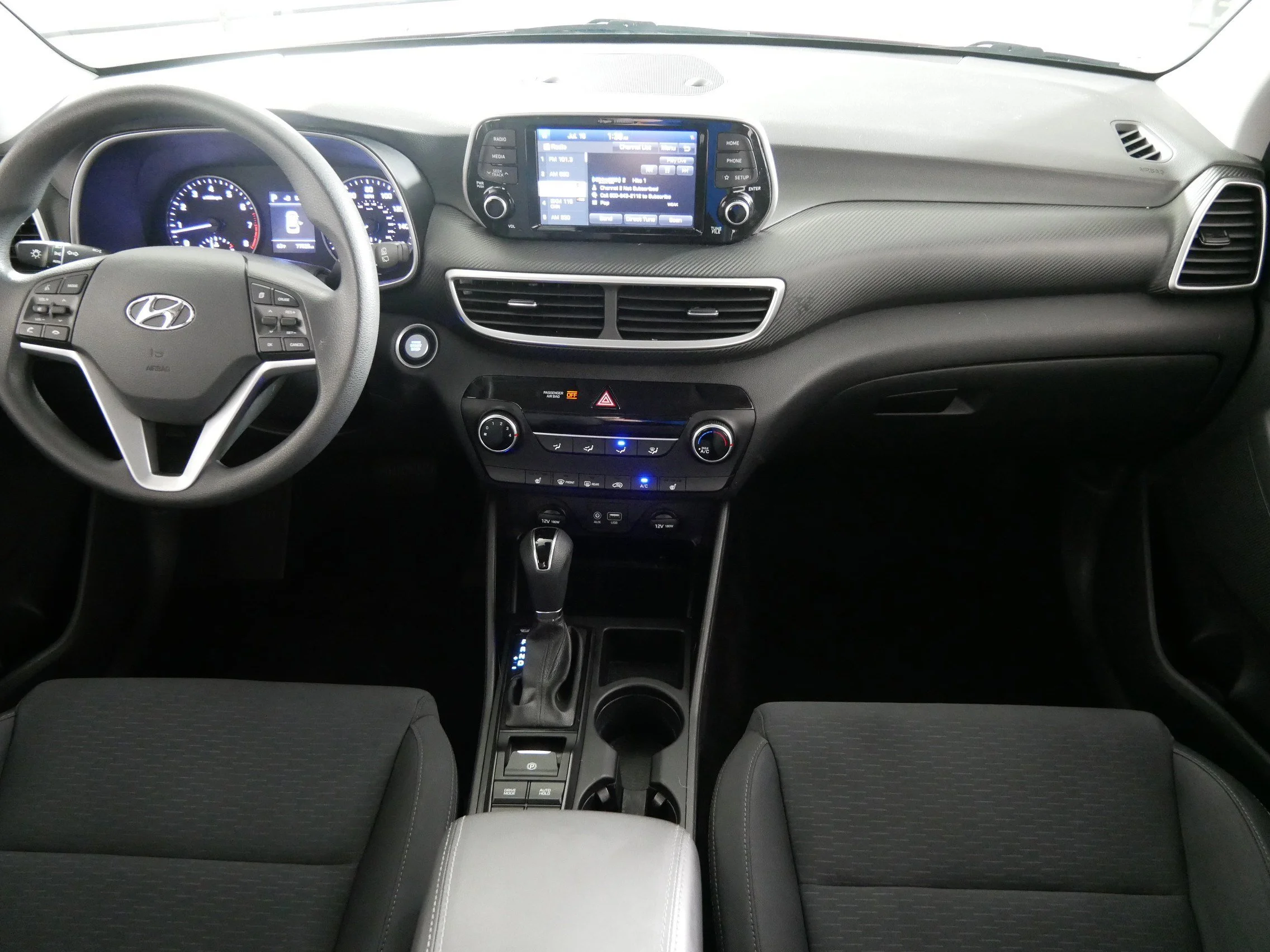 Used 2019 Gemstone Red Hyundai Value image 10