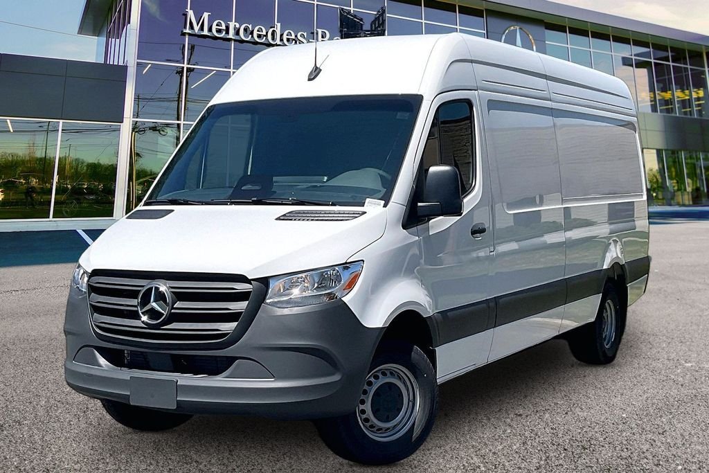 New 2026 Arctic White Mercedes-Benz Cargo 170 WB image 2