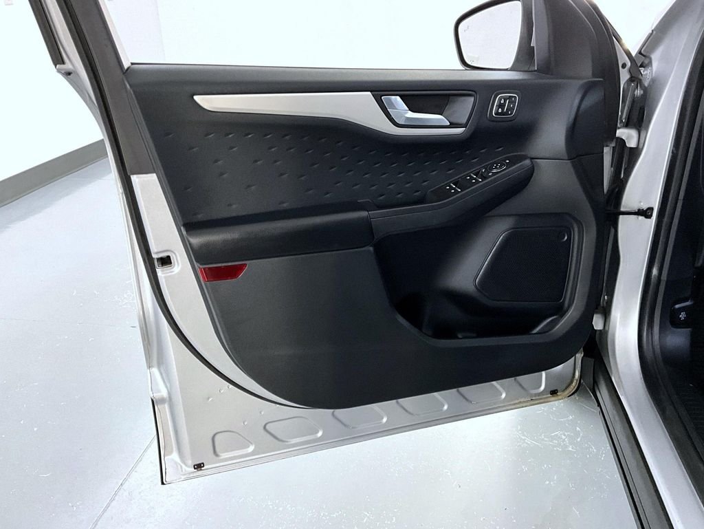 Used 2020 Silver Ford SEL image 9