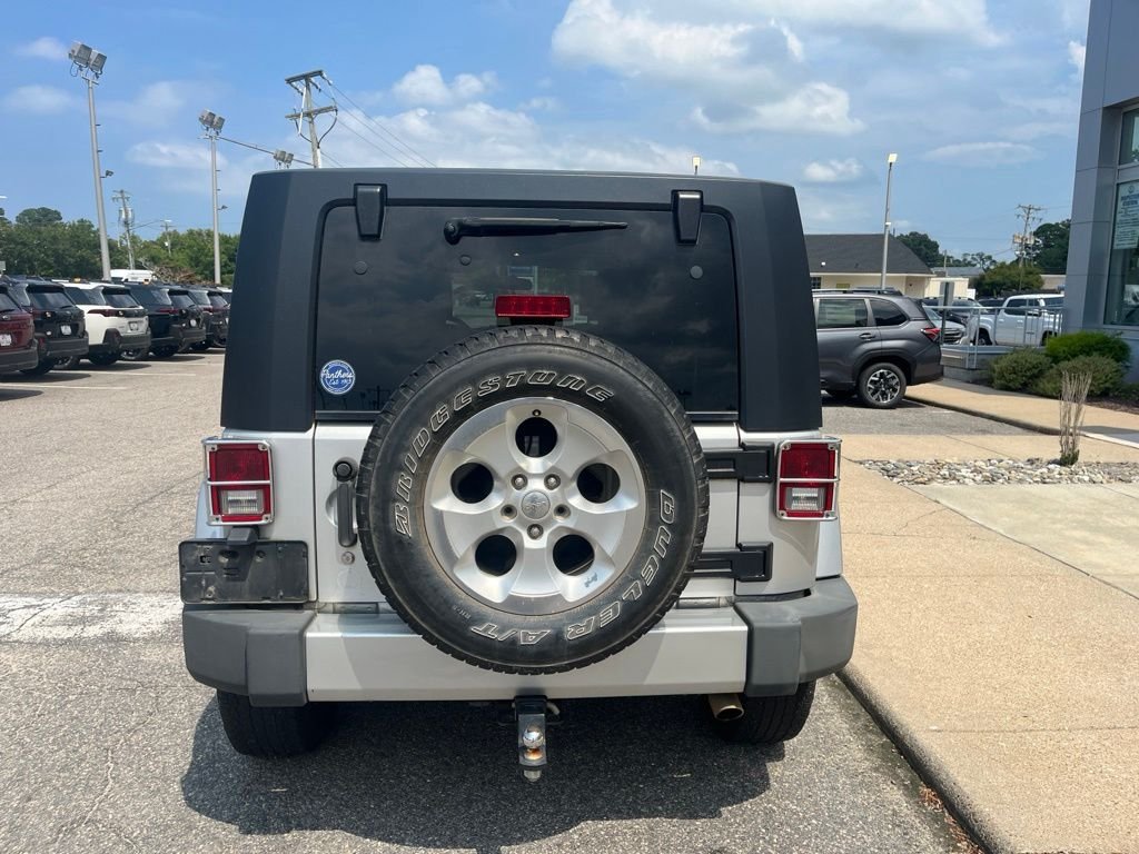 Used 2008 Silver Jeep Unlimited Sahara image 5