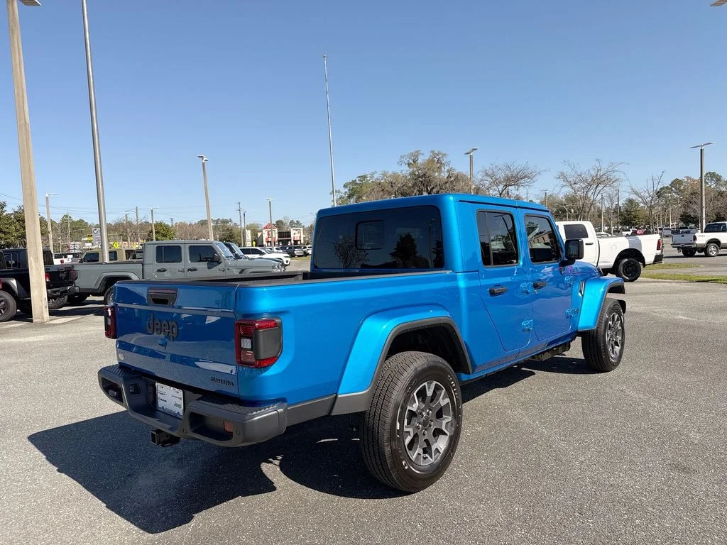New 2026 Hydro Blue Pearl-Coat Exterior Paint Jeep Sahara image 3