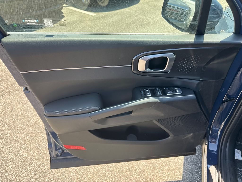 Used 2025 Black Kia S image 10
