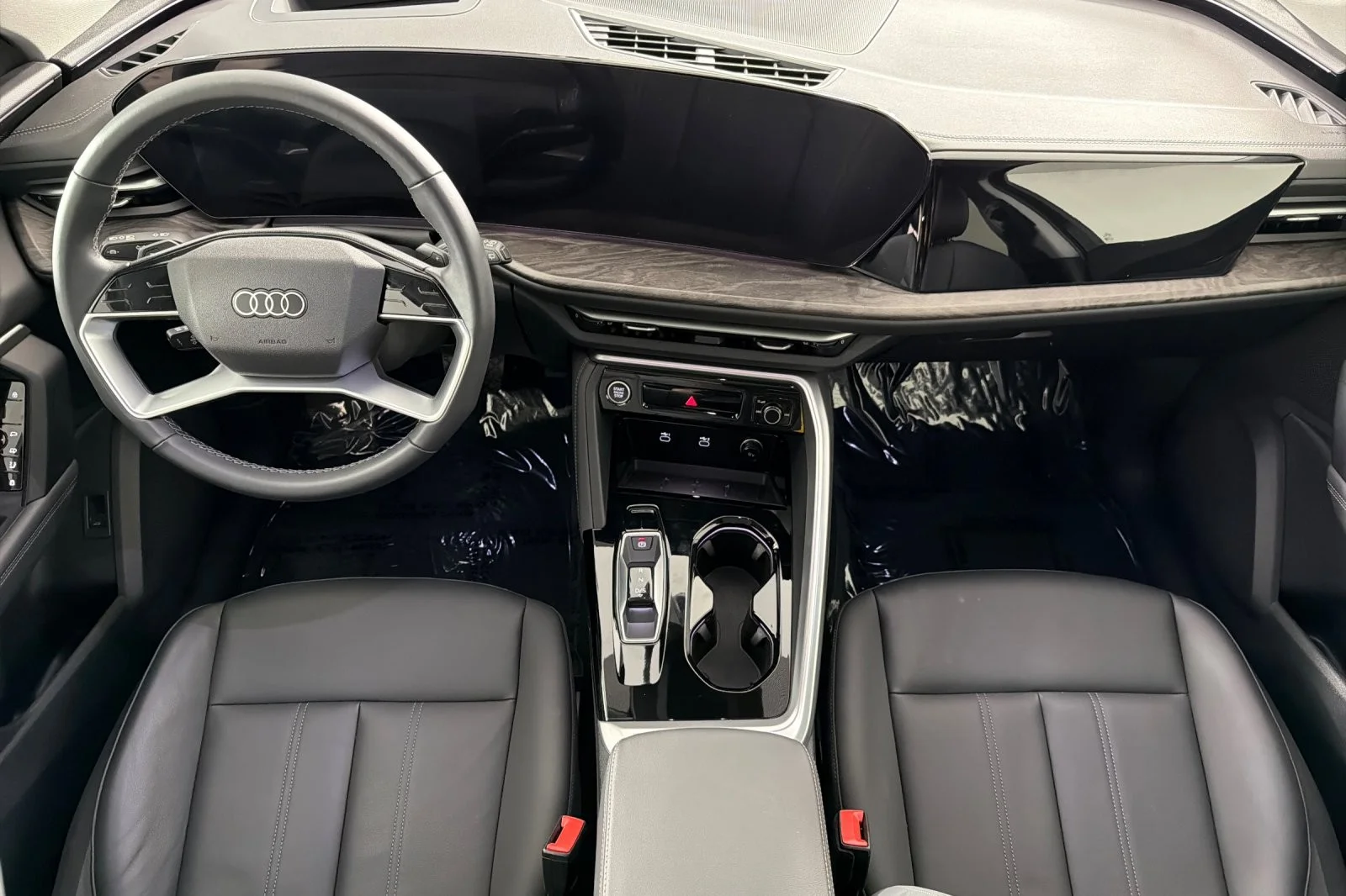 Used 2025 Glacier White Metallic Audi Premium Plus 2.0 TFSI quattro image 12