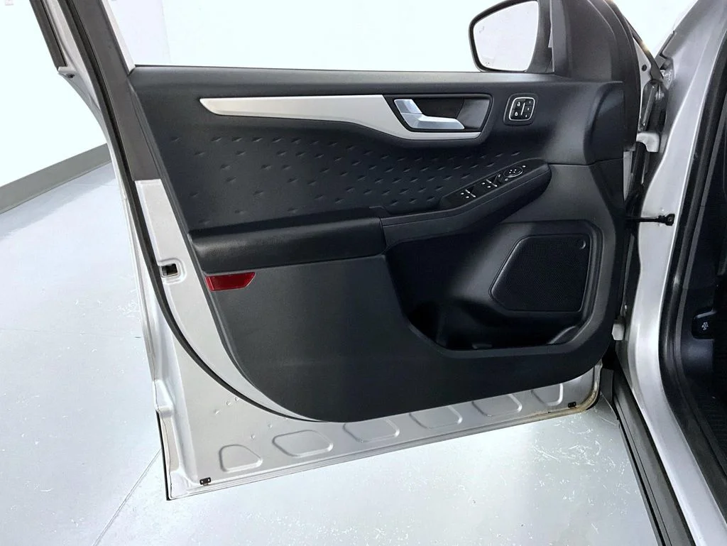 Used 2020 Silver Ford SEL image 9