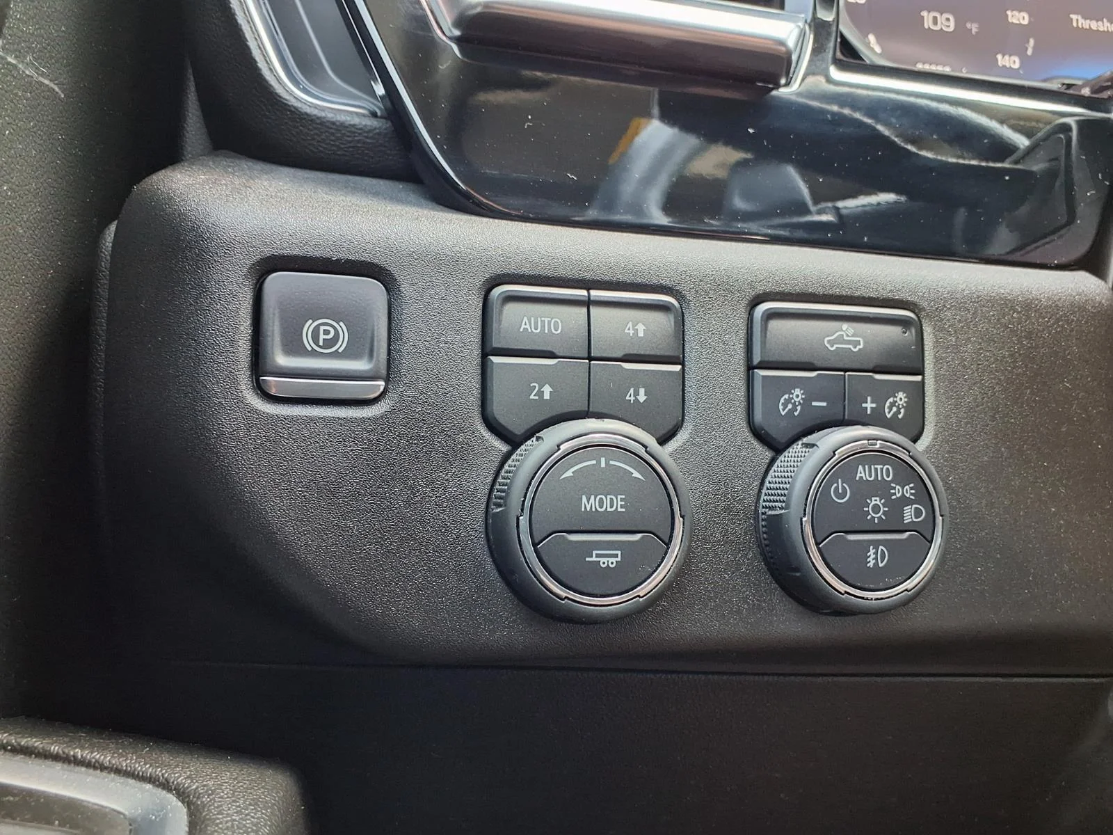 Used 2024 Summit White Chevrolet RST image 18