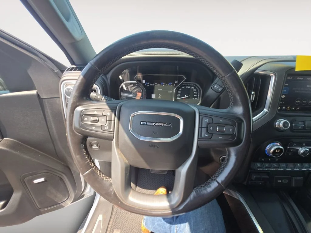 Certified Used 2022 White Frost Tricoat GMC Denali image 14