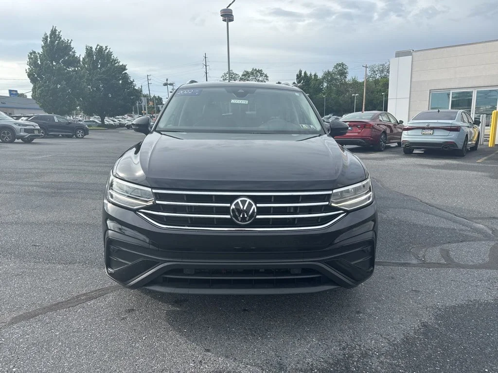 Certified Used 2022 Black Volkswagen 2.0T SE image 7