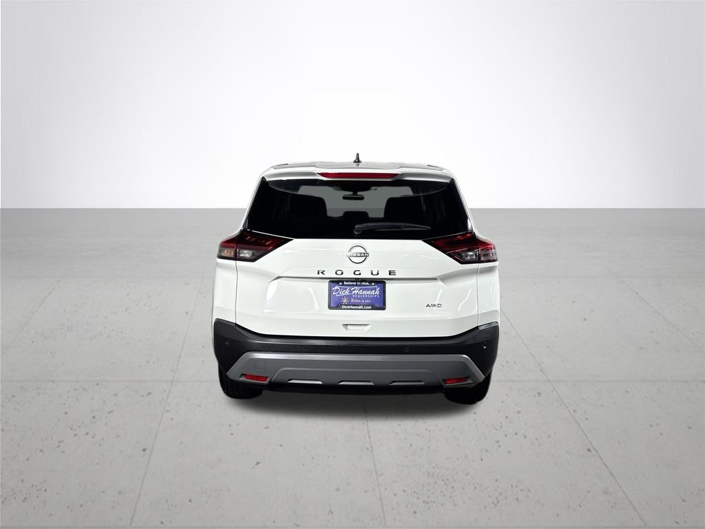 Used 2023 Glacier White Nissan S image 7