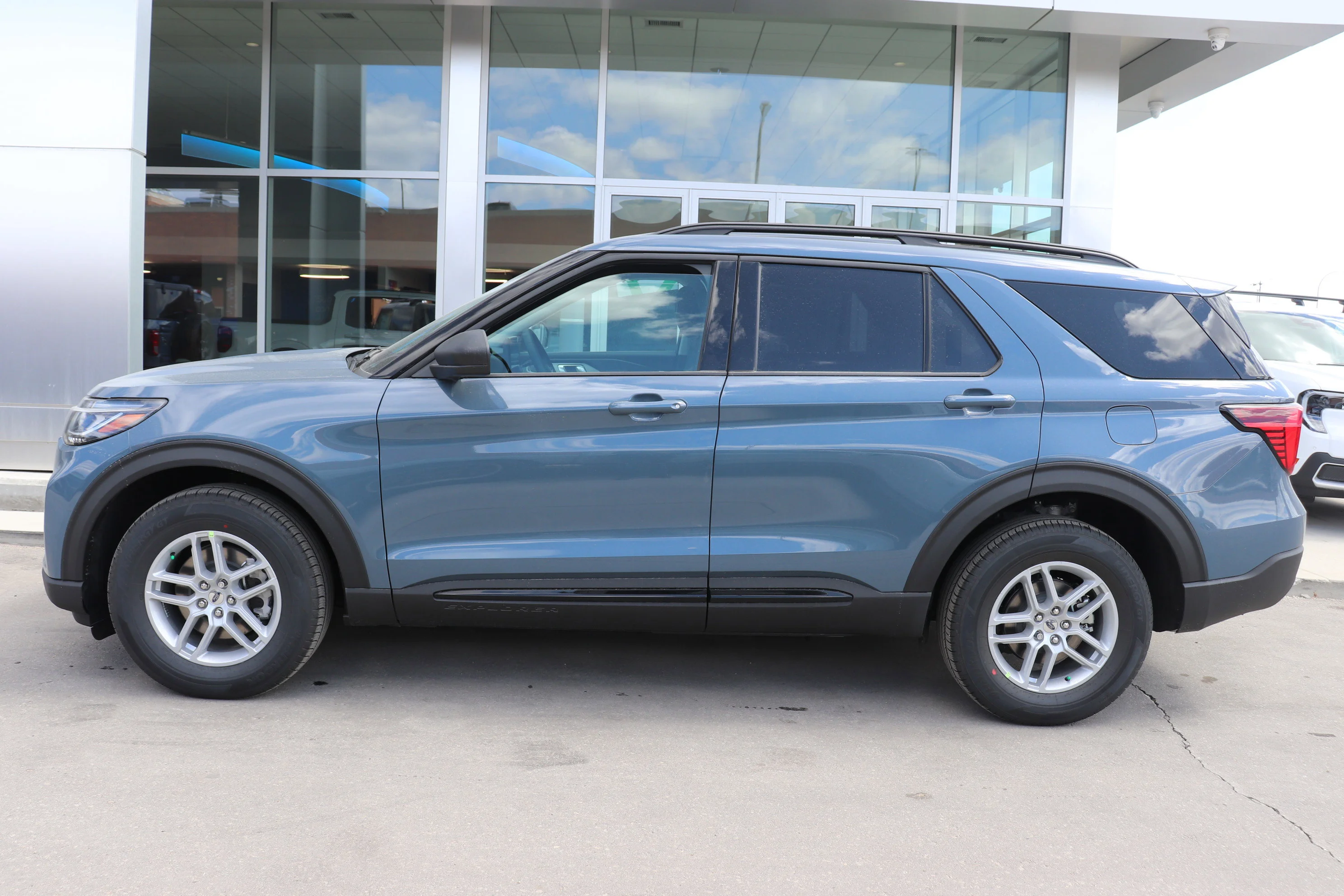 New 2026 VAPOR BLUE Ford Active w/200A Pkg image 3