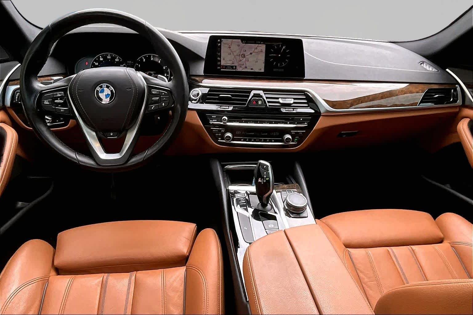 Used 2019 Alpine White BMW 540i xDrive image 16