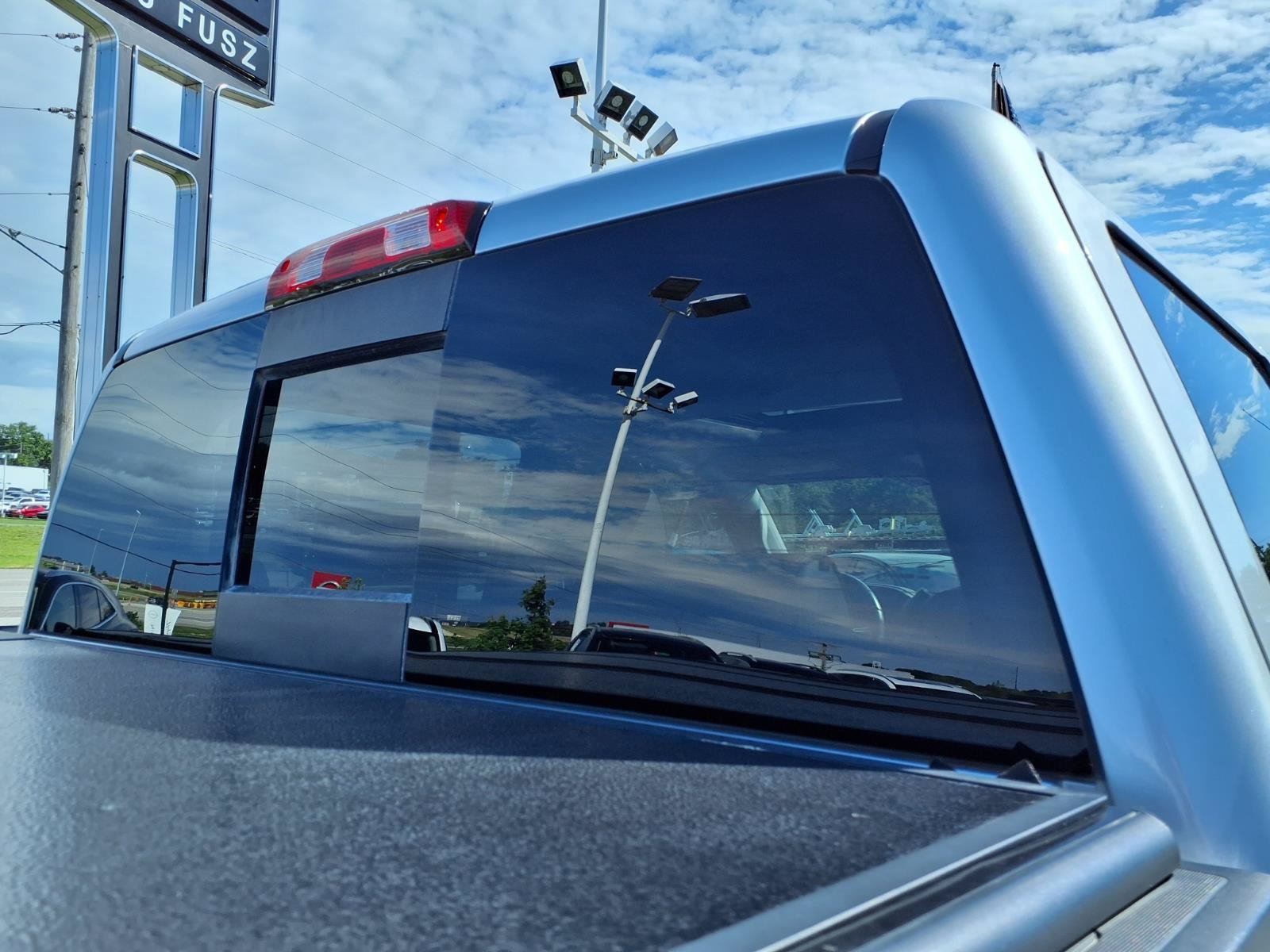 Used 2017 QUICKSILVER METALLIC GMC Denali image 34