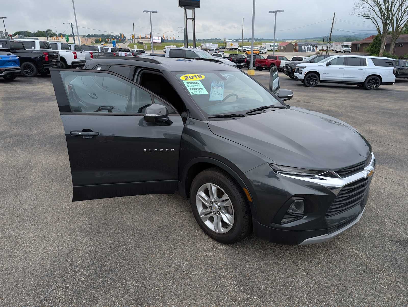 Used 2019 Nightfall Gray Metallic Chevrolet  image 16