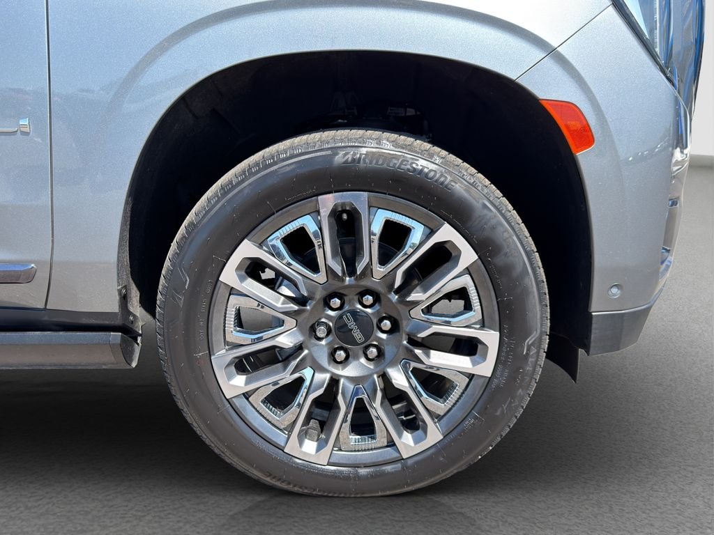 Used 2023 Silver GMC Denali Ultimate image 30