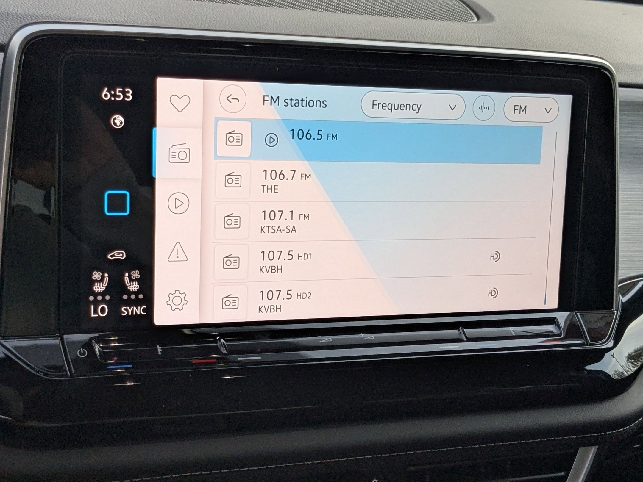 New 2026 Deep Black Pearl Volkswagen 2.0T SE w/Technology image 11