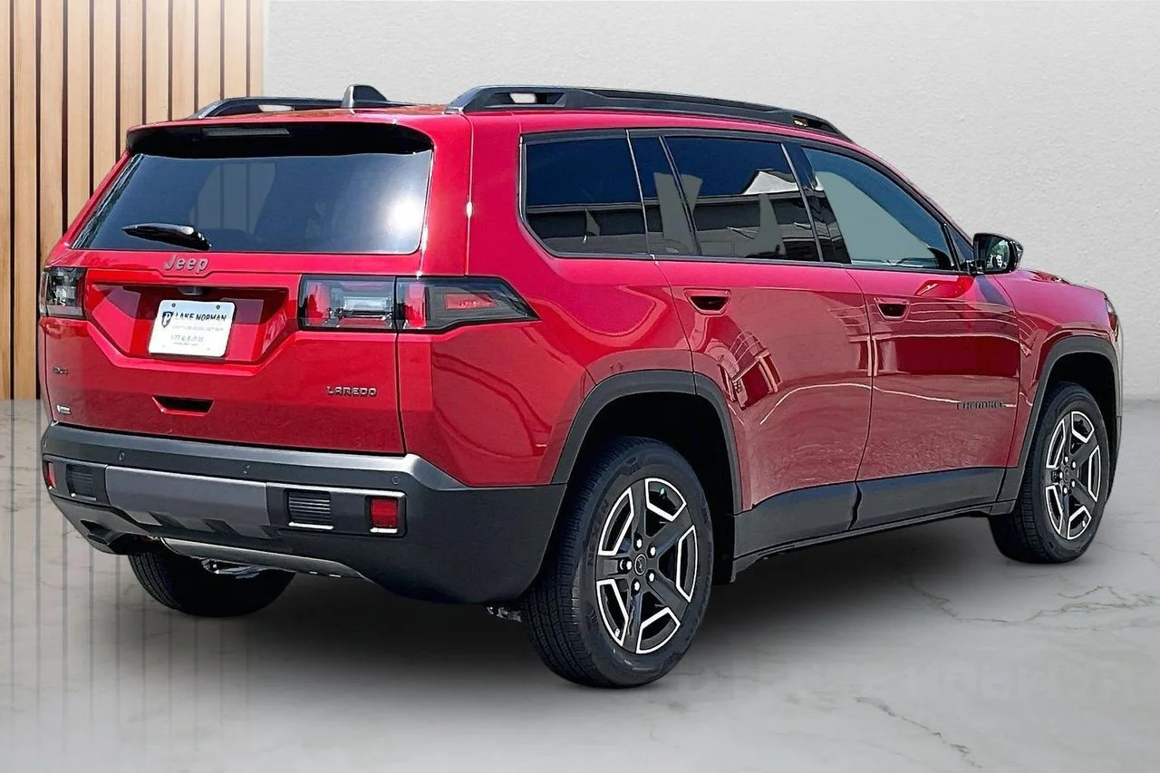 New 2026 Red Hot Pearlcoat Jeep Limited image 8