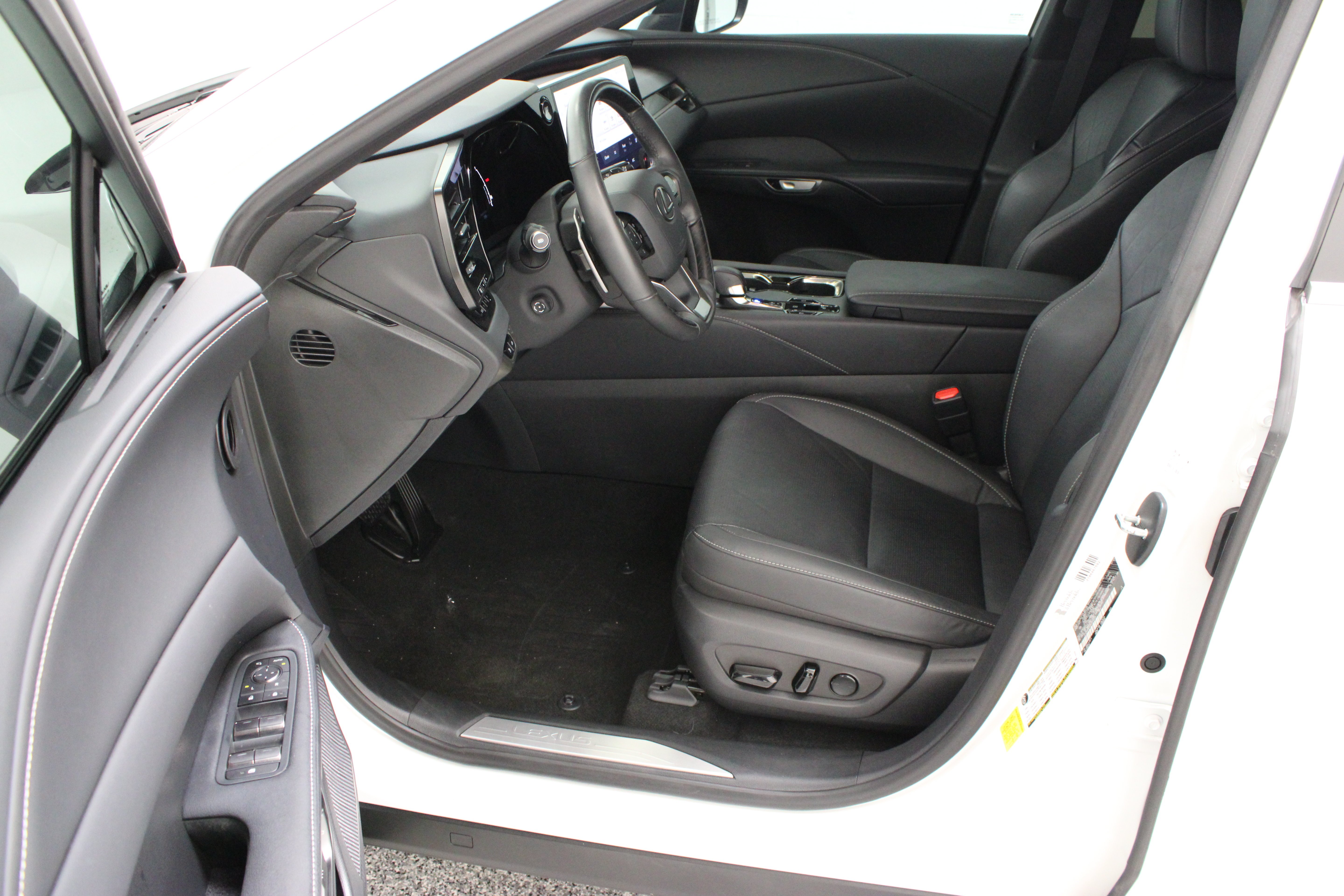 Used 2024 White Lexus RX 350 Premium Plus image 14