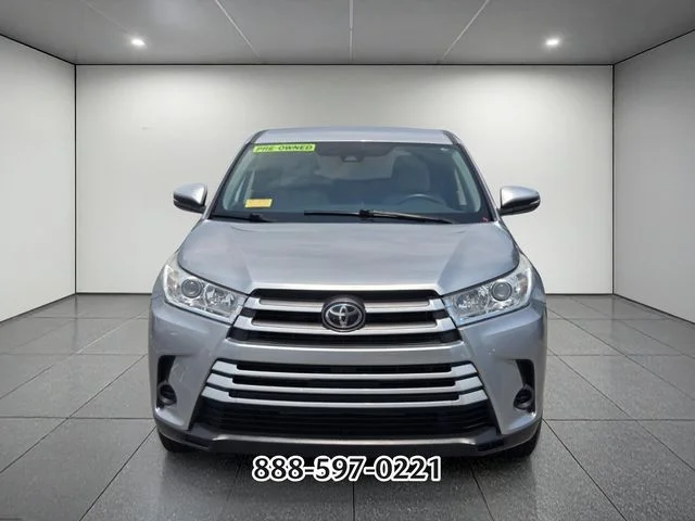 Used 2019 Silver Toyota LE image 8