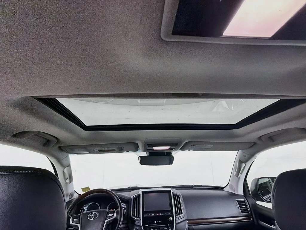 Certified Used 2018 Black Toyota Base image 15