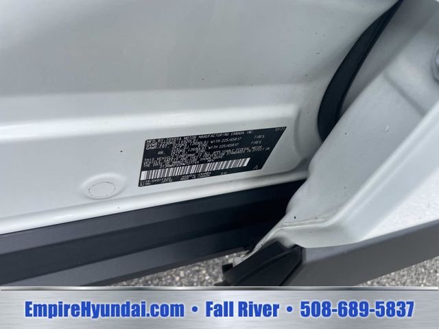 2021 Toyota RAV4 XLE - Photo 21