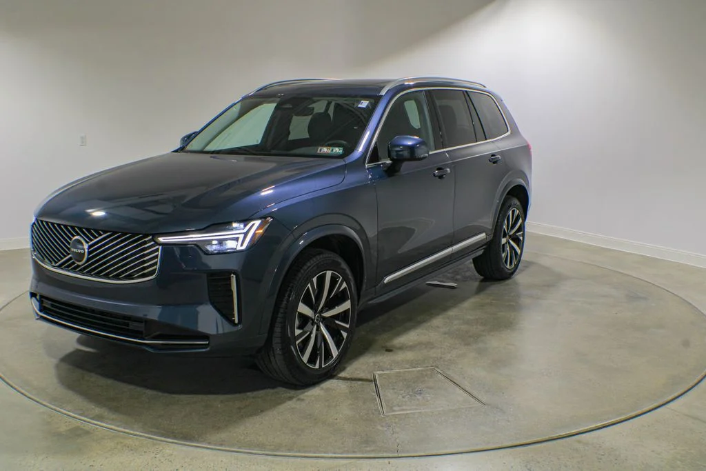 2026 Volvo XC90 B6 Core Bright 4WD's photo