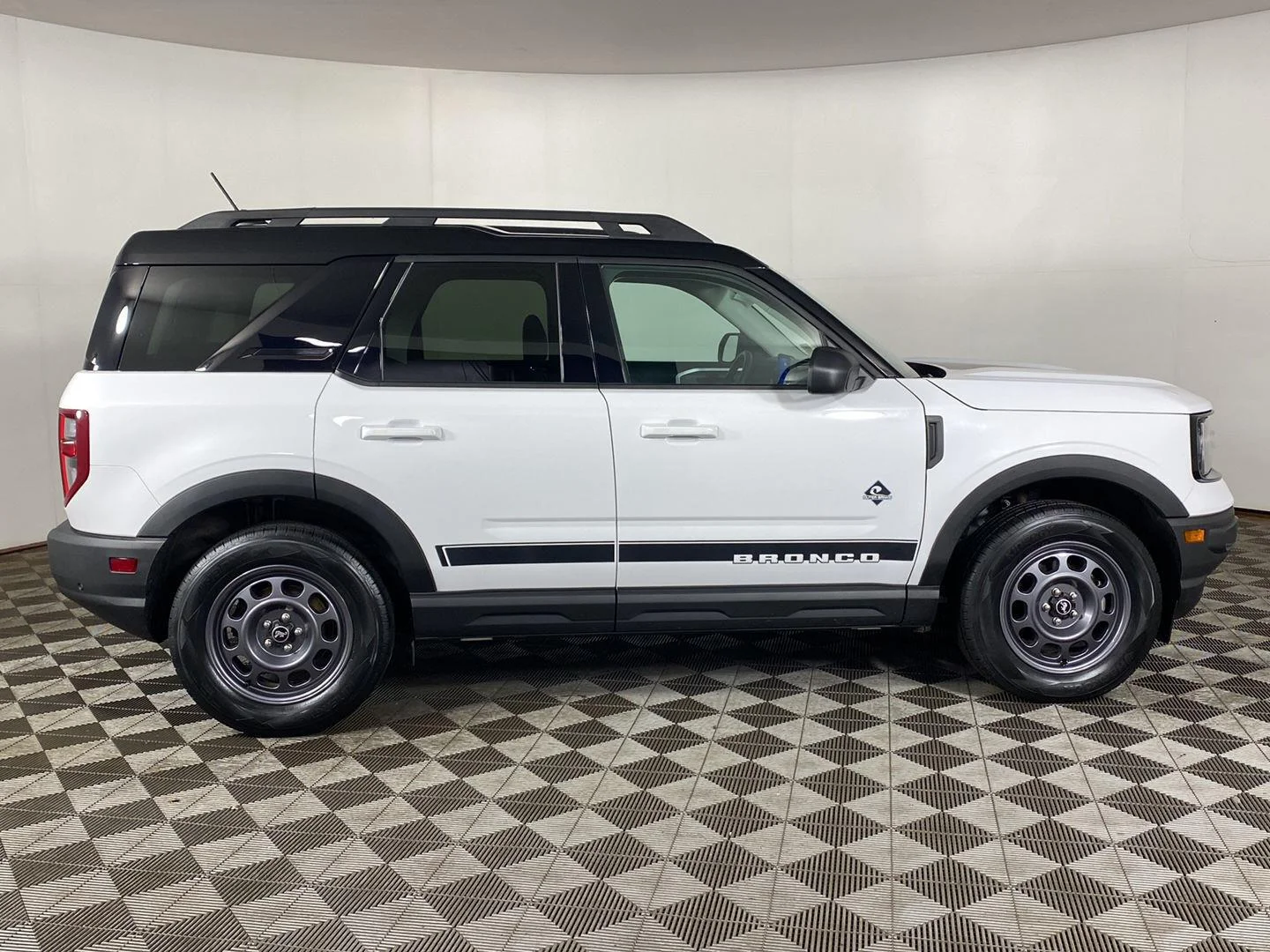 Used 2024 Oxford White Ford Outer Banks image 25
