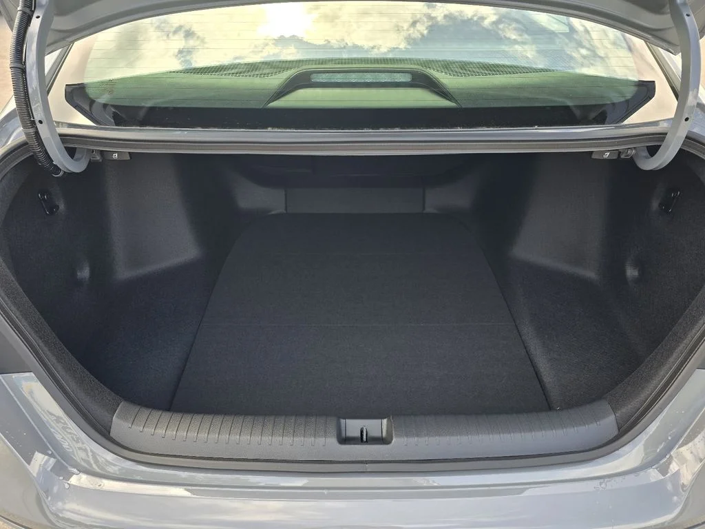 New 2026 Urban Gray Pearl Honda SE image 26