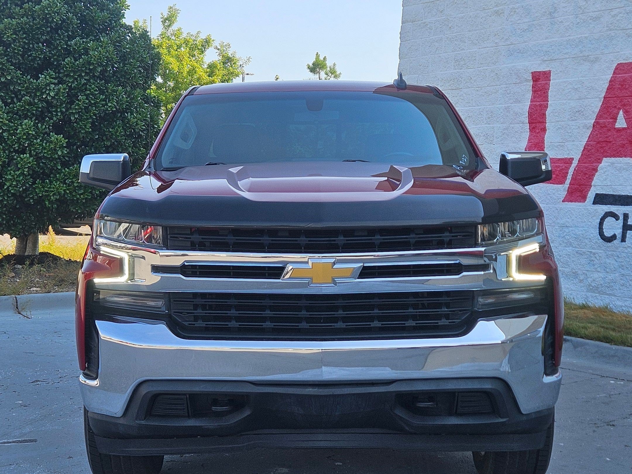 Used 2021 Chevrolet Silverado 1500 LT with VIN 3GCUYDED3MG249729 for sale in Little Rock
