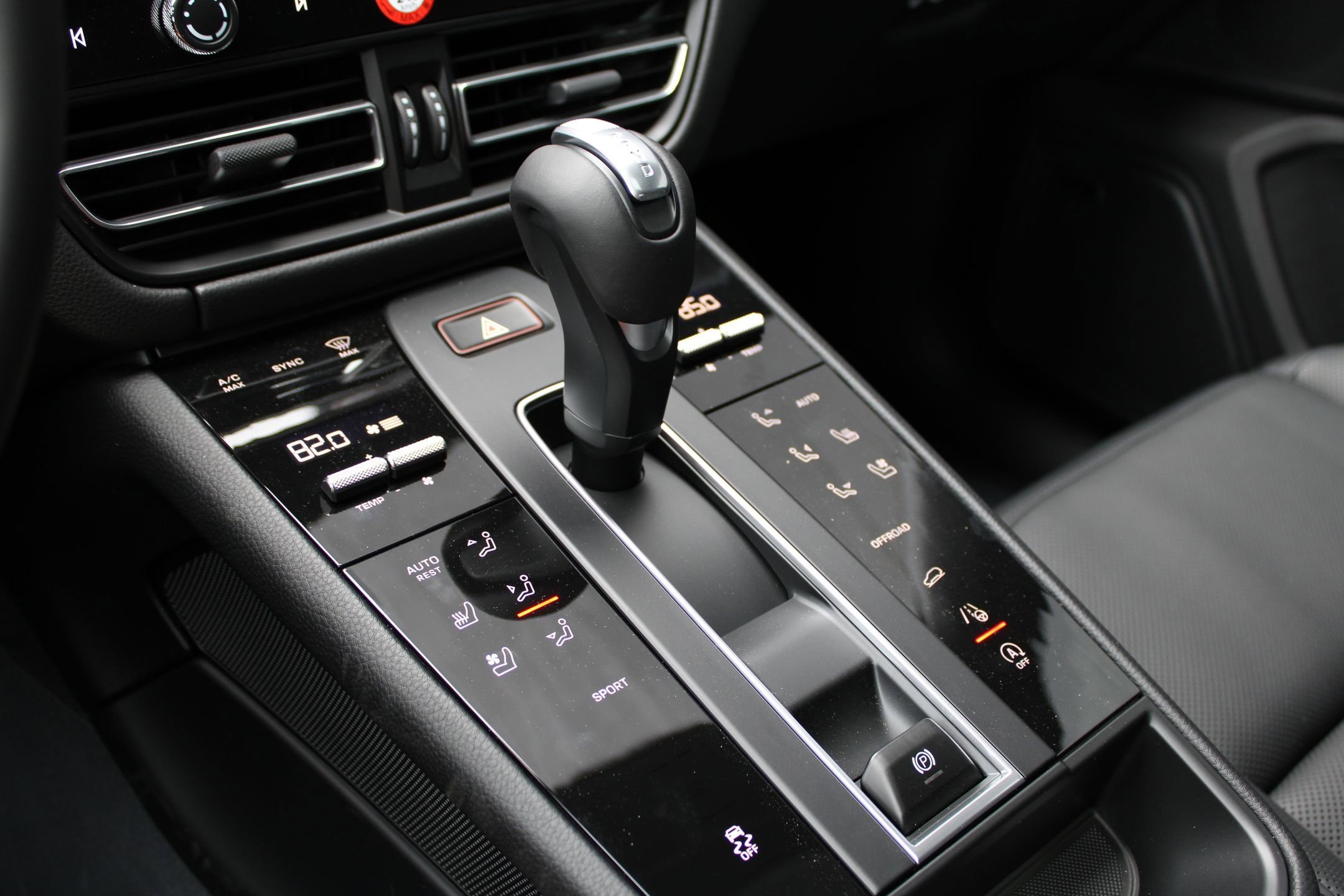 2026 Porsche Macan - Photo 20