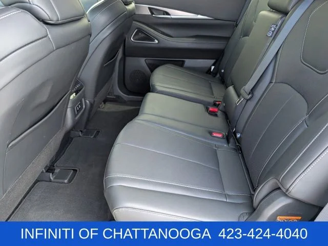 Certified Used 2026 White INFINITI LUXE image 24