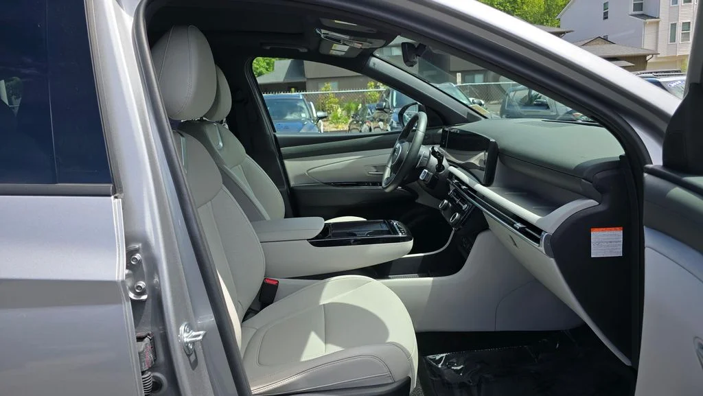Used 2025 Shimmering Silver Hyundai Limited image 10