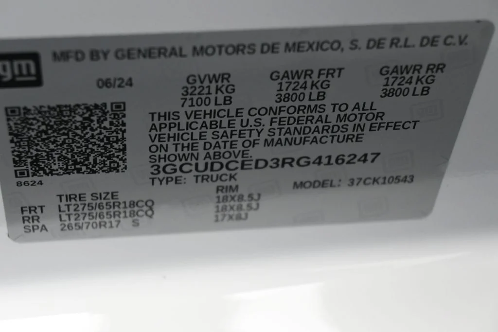 Used 2024 Summit White Chevrolet Custom Trail Boss image 16