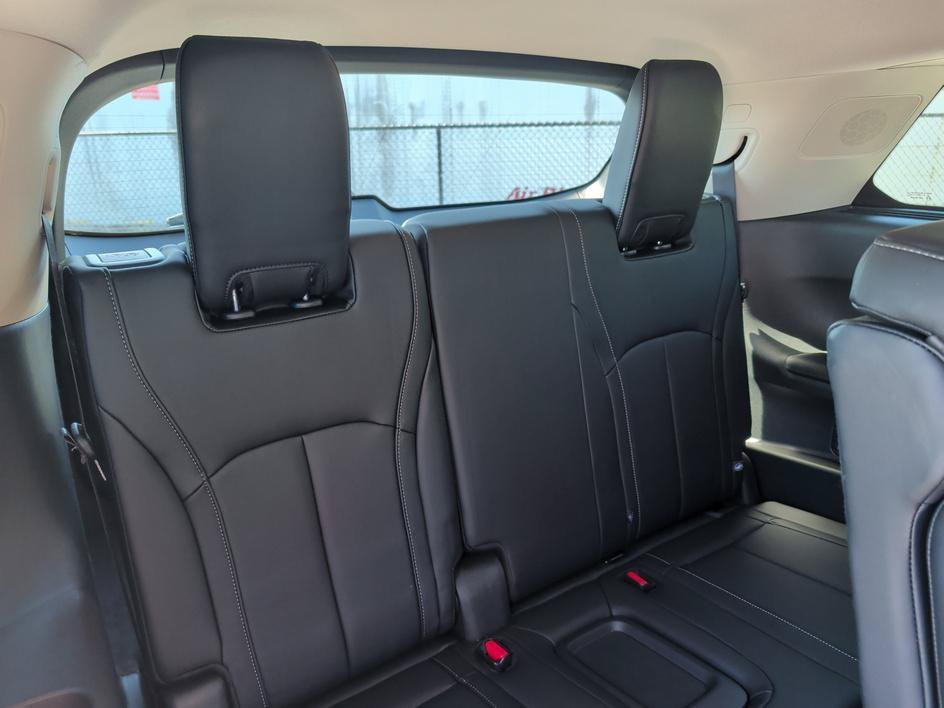 Used 2023 Graphite Shadow INFINITI LUXE image 14