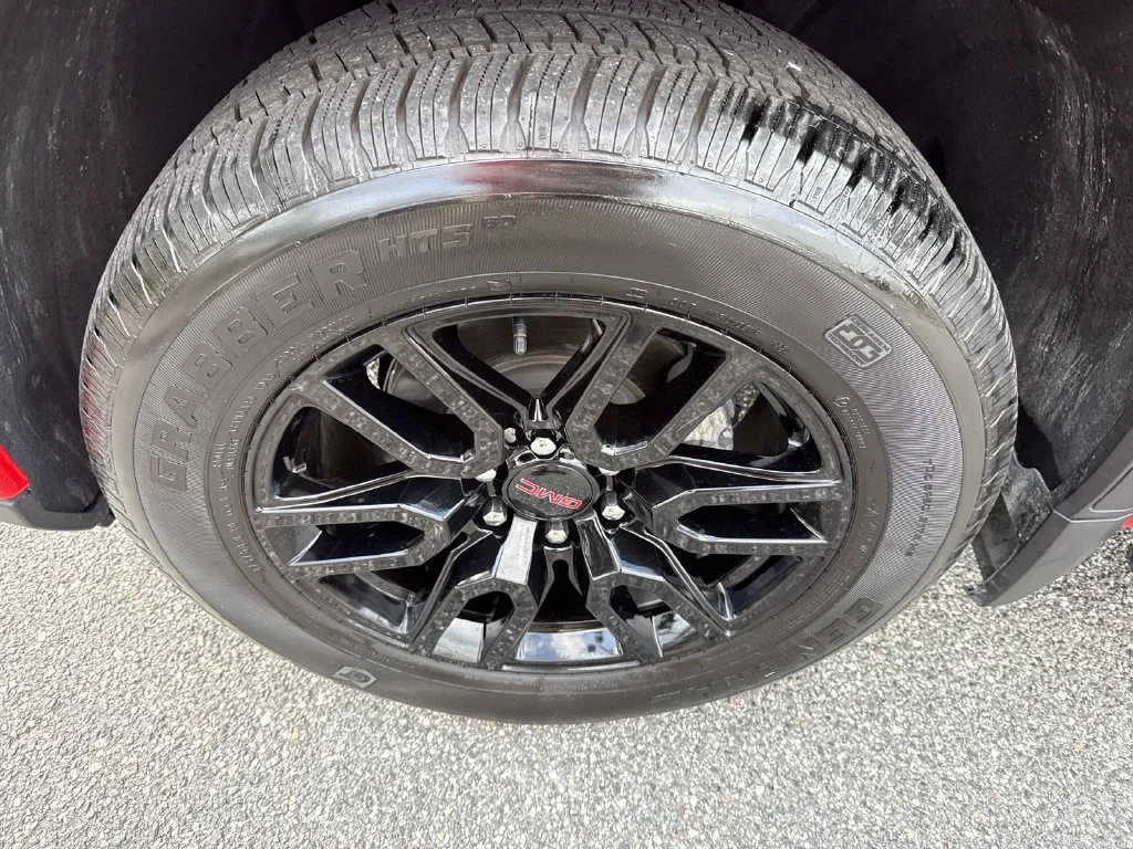 Used 2025 Red GMC Elevation image 11