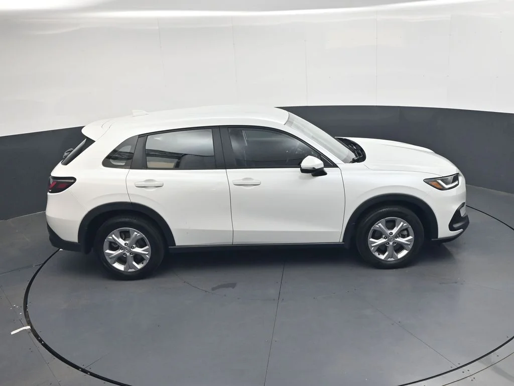 Used 2023 Platinum White Pearl Honda LX image 28