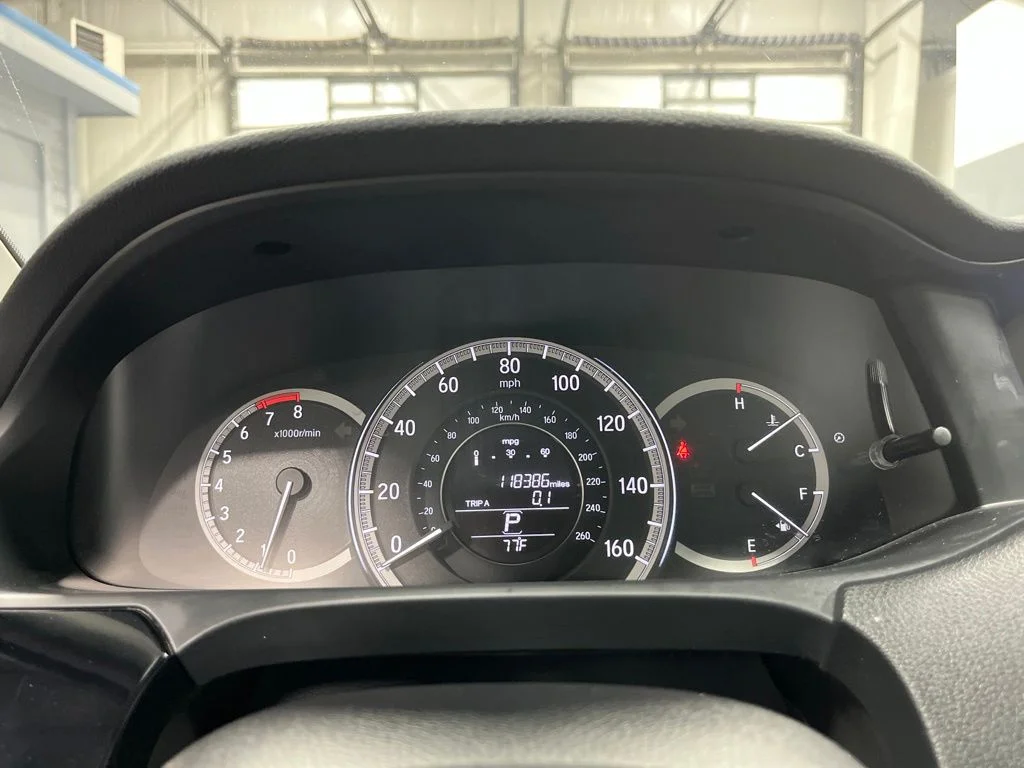 Certified Used 2016 Lunar Silver Metallic Honda LX image 17
